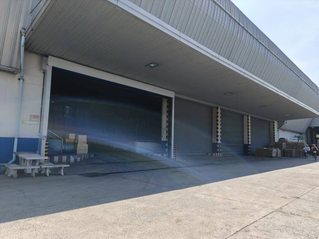 ภาพผลงานติดตั้งประตูไฮสปีด รุ่น Standard สำหรับอาหารและเครื่องดื่ม ที่สมุทรสาคร โดย OZ DOOR (33)