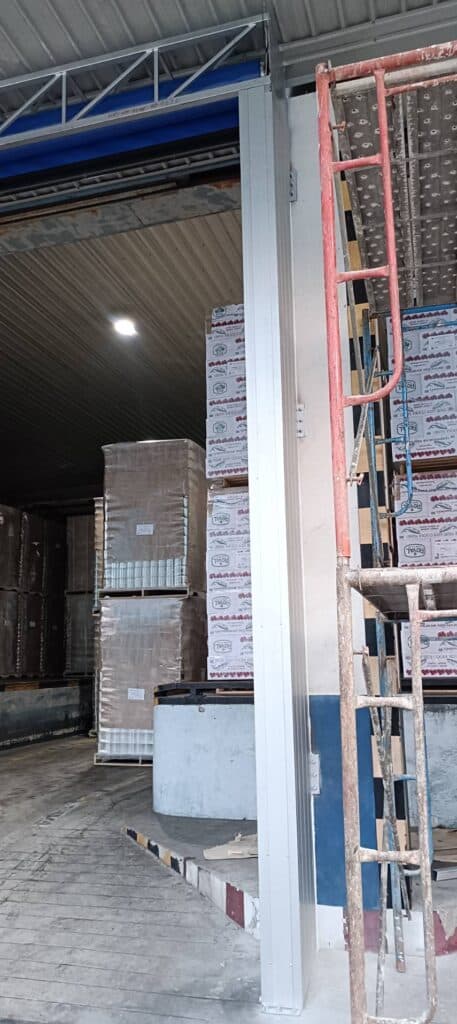 ภาพผลงานติดตั้งประตูไฮสปีด รุ่น Standard สำหรับอาหารและเครื่องดื่ม ที่สมุทรสาคร โดย OZ DOOR (34)