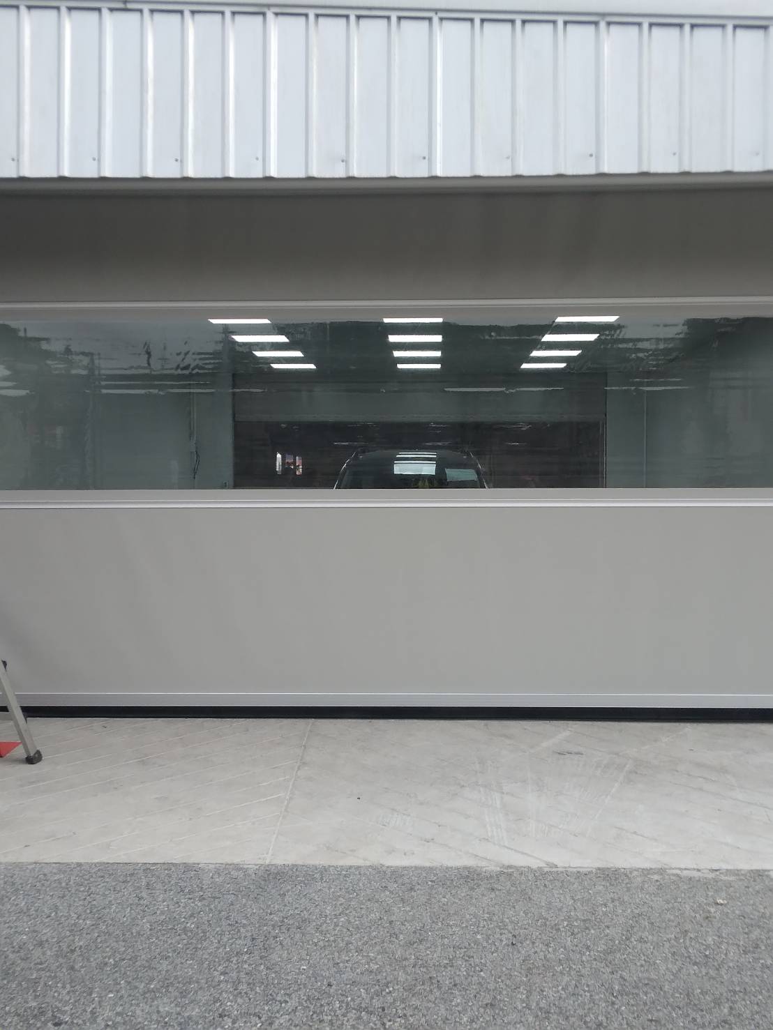 ภาพผลงานติดตั้งประตูไฮสปีด รุ่น Standard สำหรับโรงงานอุตสาหกรรม ที่ชลบุรี โดย OZ DOOR (7)