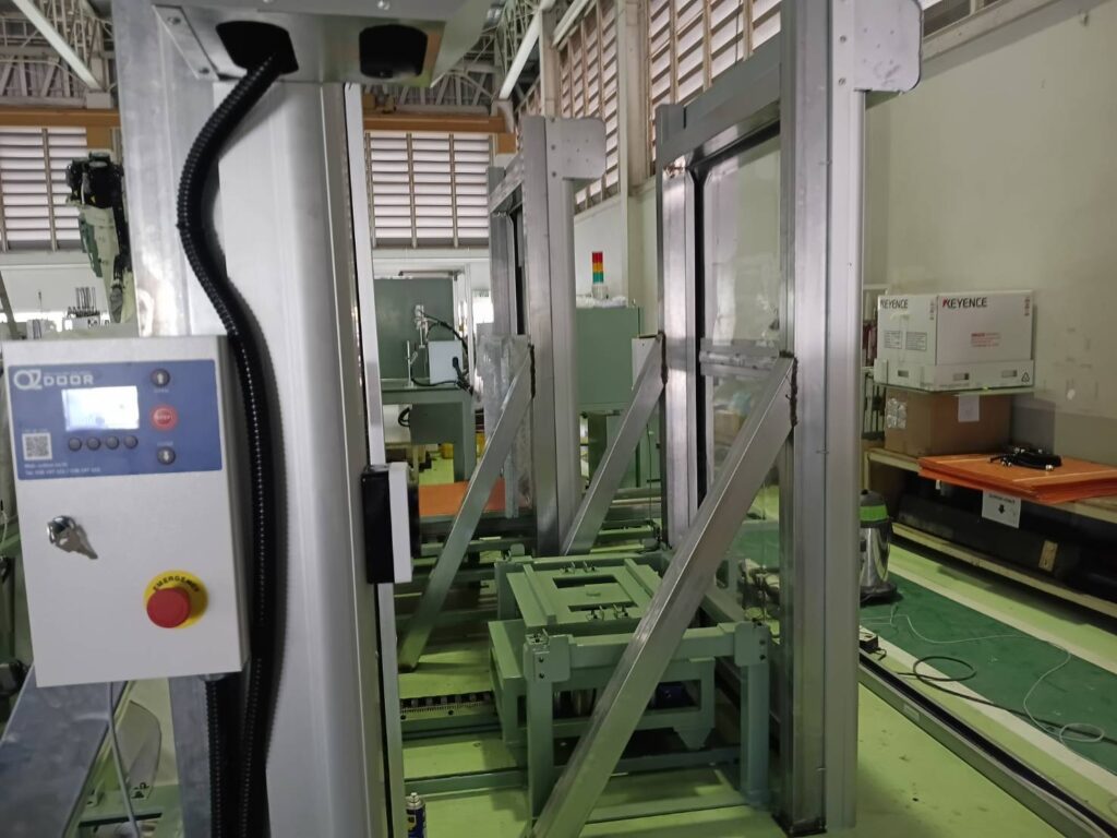 ภาพผลงานติดตั้งประตูไฮสปีด รุ่น Standard สำหรับโรงงานอุตสาหกรรม ที่ระยอง โดย OZ DOOR (6)