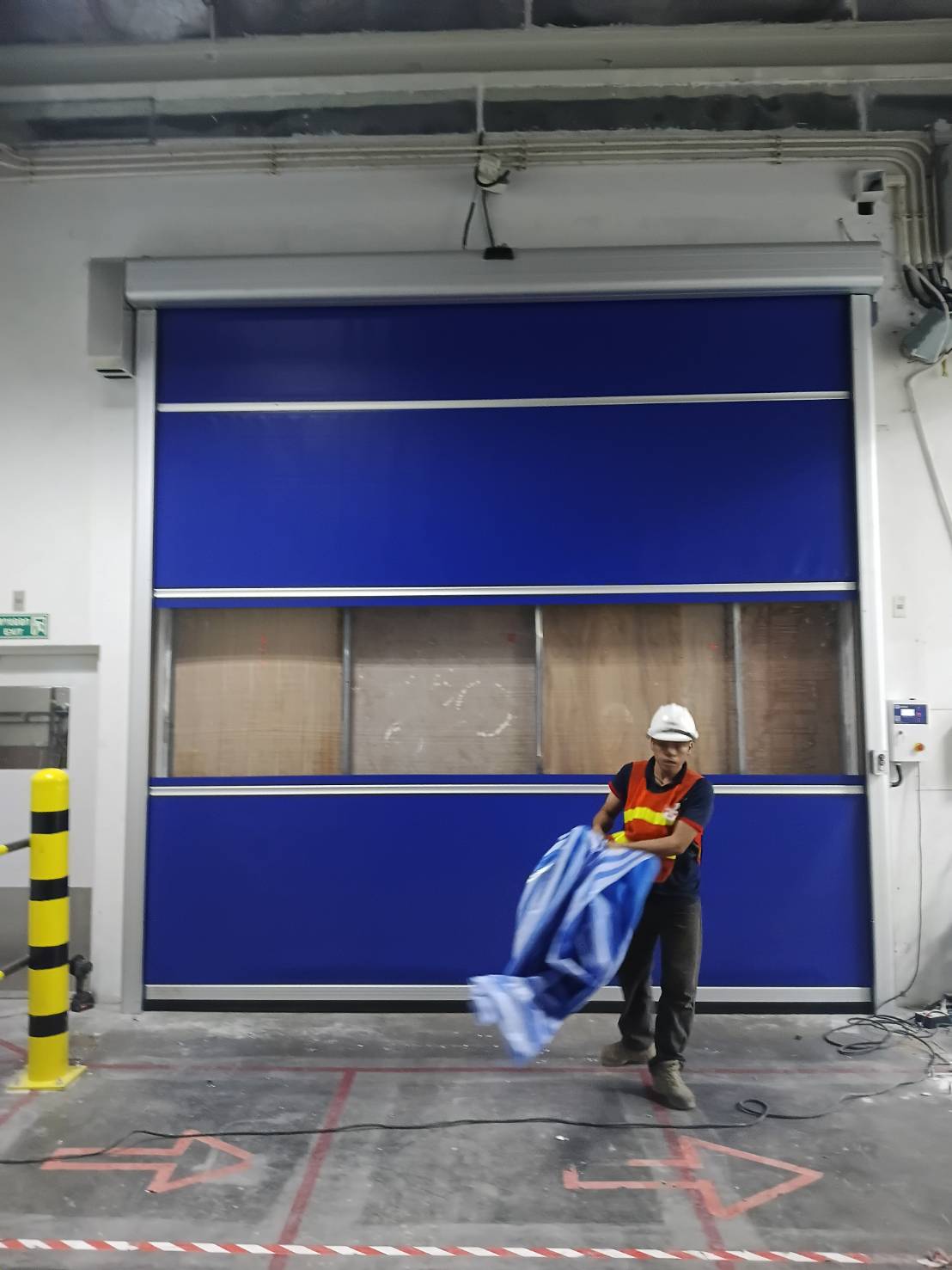 ภาพผลงานติดตั้งประตูไฮสปีด รุ่น Standard สำหรับโรงงานอุตสาหกรรม ที่ระยอง โดย OZ DOOR (4)