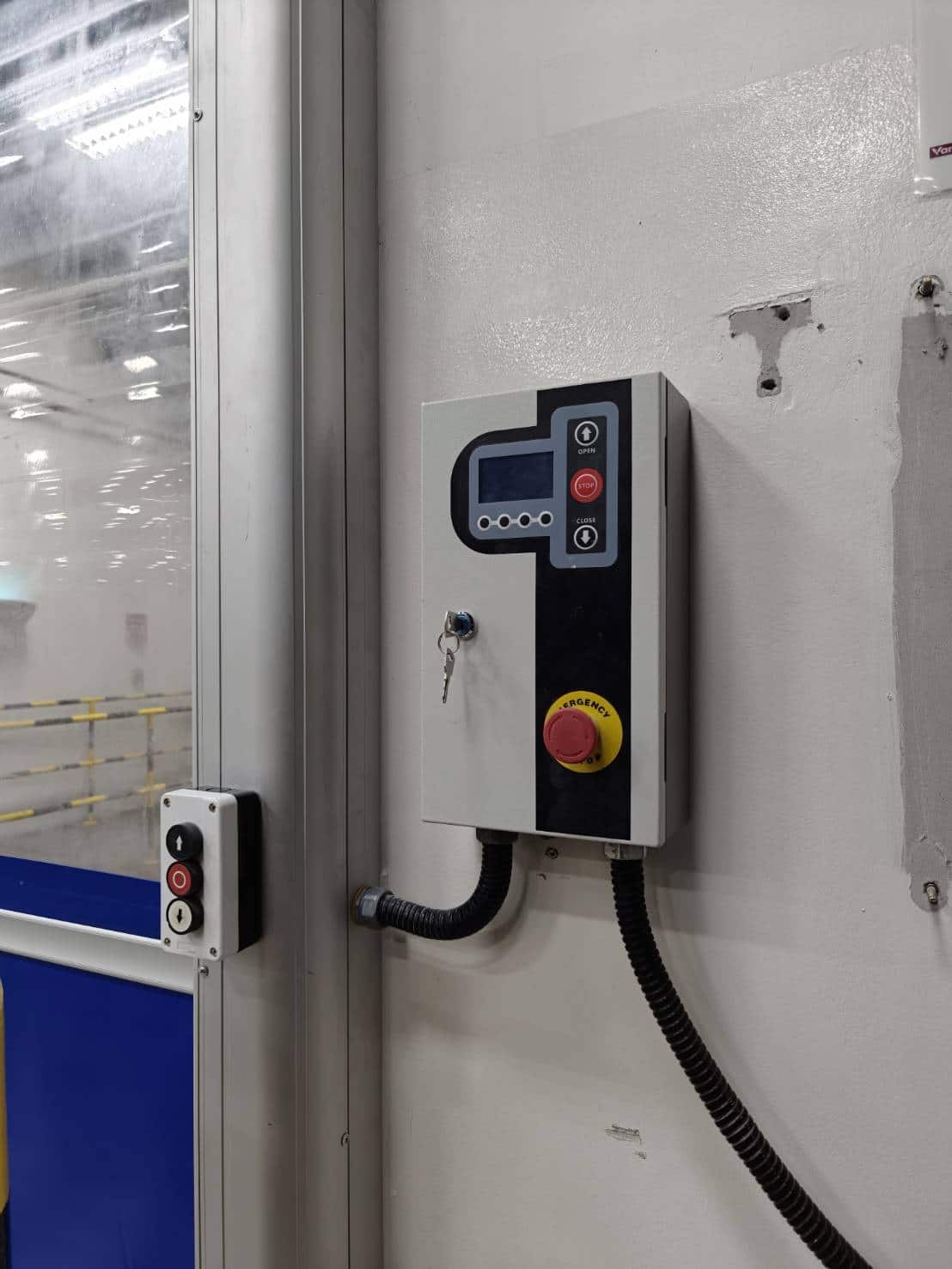 ภาพผลงานติดตั้งประตูไฮสปีด รุ่น Standard สำหรับโรงงานอุตสาหกรรม ที่ระยอง โดย OZ DOOR (10)