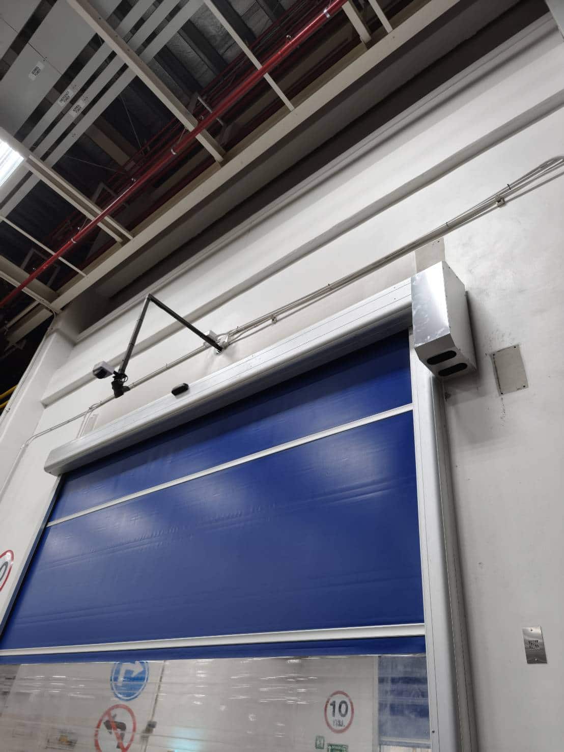 ภาพผลงานติดตั้งประตูไฮสปีด รุ่น Standard สำหรับโรงงานอุตสาหกรรม ที่ระยอง โดย OZ DOOR (11)