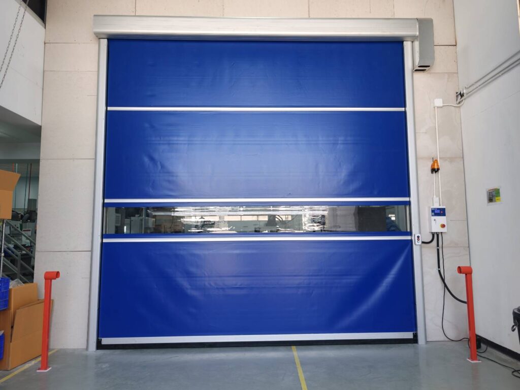 ภาพผลงานติดตั้งประตูไฮสปีด รุ่น Standard สำหรับโรงงานอุตสาหกรรม ที่ระยอง โดย OZ DOOR
