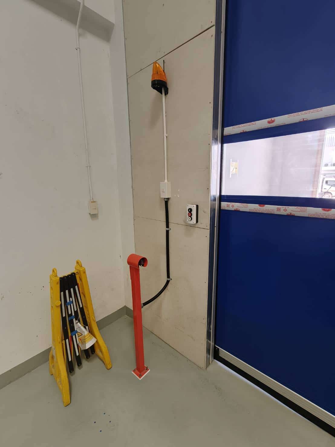 ภาพผลงานติดตั้งประตูไฮสปีด รุ่น Standard สำหรับโรงงานอุตสาหกรรม ที่ระยอง โดย OZ DOOR (5)