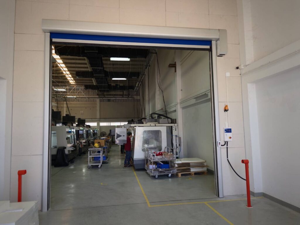 ภาพผลงานติดตั้งประตูไฮสปีด รุ่น Standard สำหรับโรงงานอุตสาหกรรม ที่ระยอง โดย OZ DOOR (8)