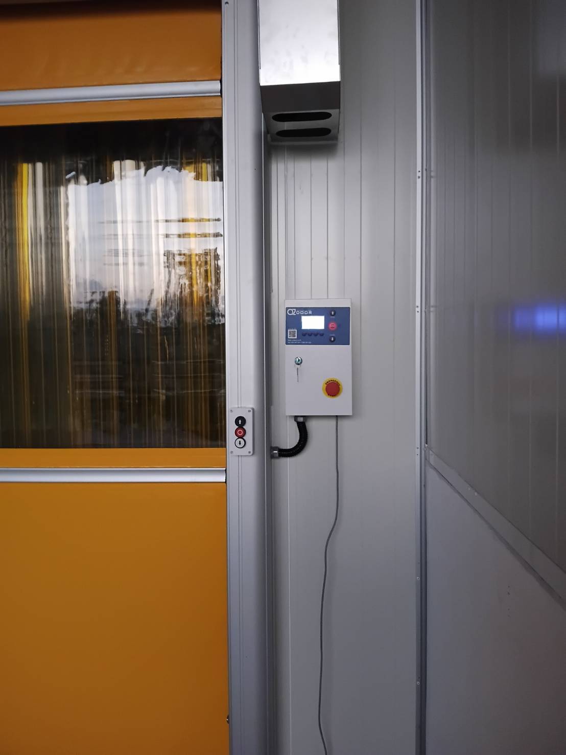 ภาพผลงานติดตั้งประตูไฮสปีด รุ่น Standard สำหรับโรงงานอุตสาหกรรม ที่สมุทรปราการ โดย OZ DOOR (2)