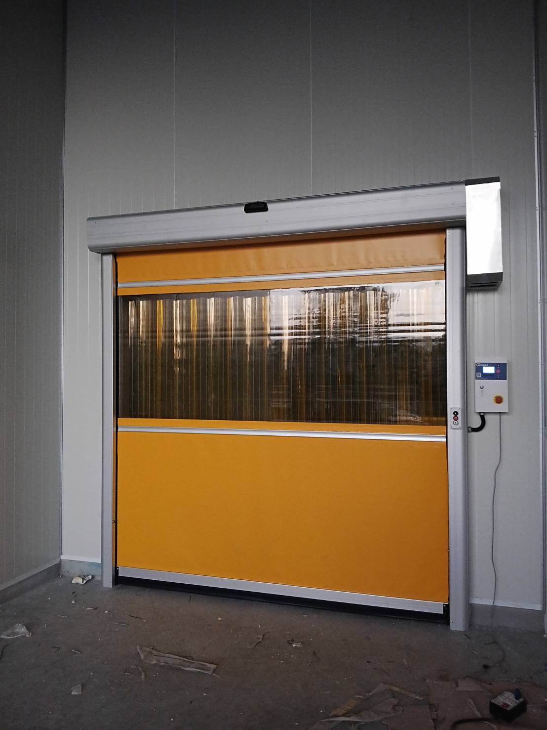 ภาพผลงานติดตั้งประตูไฮสปีด รุ่น Standard สำหรับโรงงานอุตสาหกรรม ที่สมุทรปราการ โดย OZ DOOR (3)