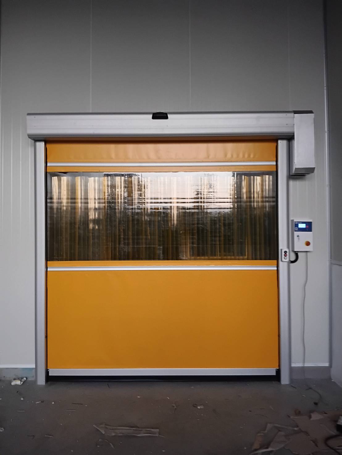 ภาพผลงานติดตั้งHigh speed door สำหรับโรงงานอุตสาหกรรม ที่สมุทรปราการ โดย OZ DOOR