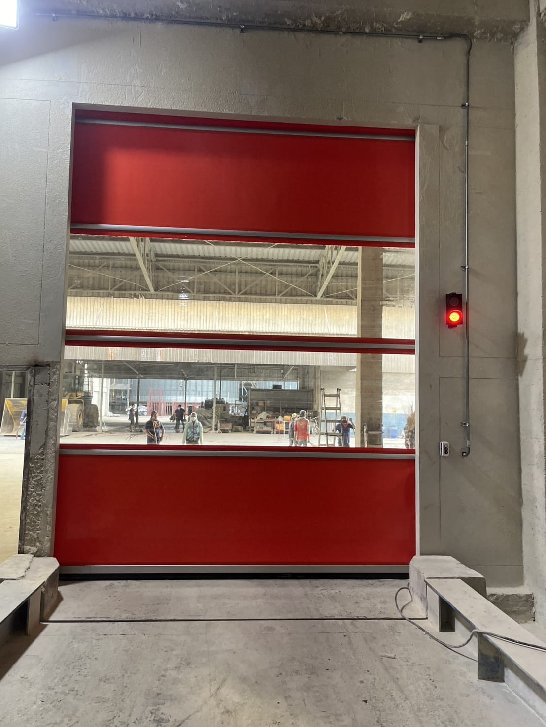 ภาพผลงานติดตั้งประตูไฮสปีด รุ่น Standard สำหรับโรงงานอุตสาหกรรม ที่อุบลราชธานี โดย OZ DOOR (6)