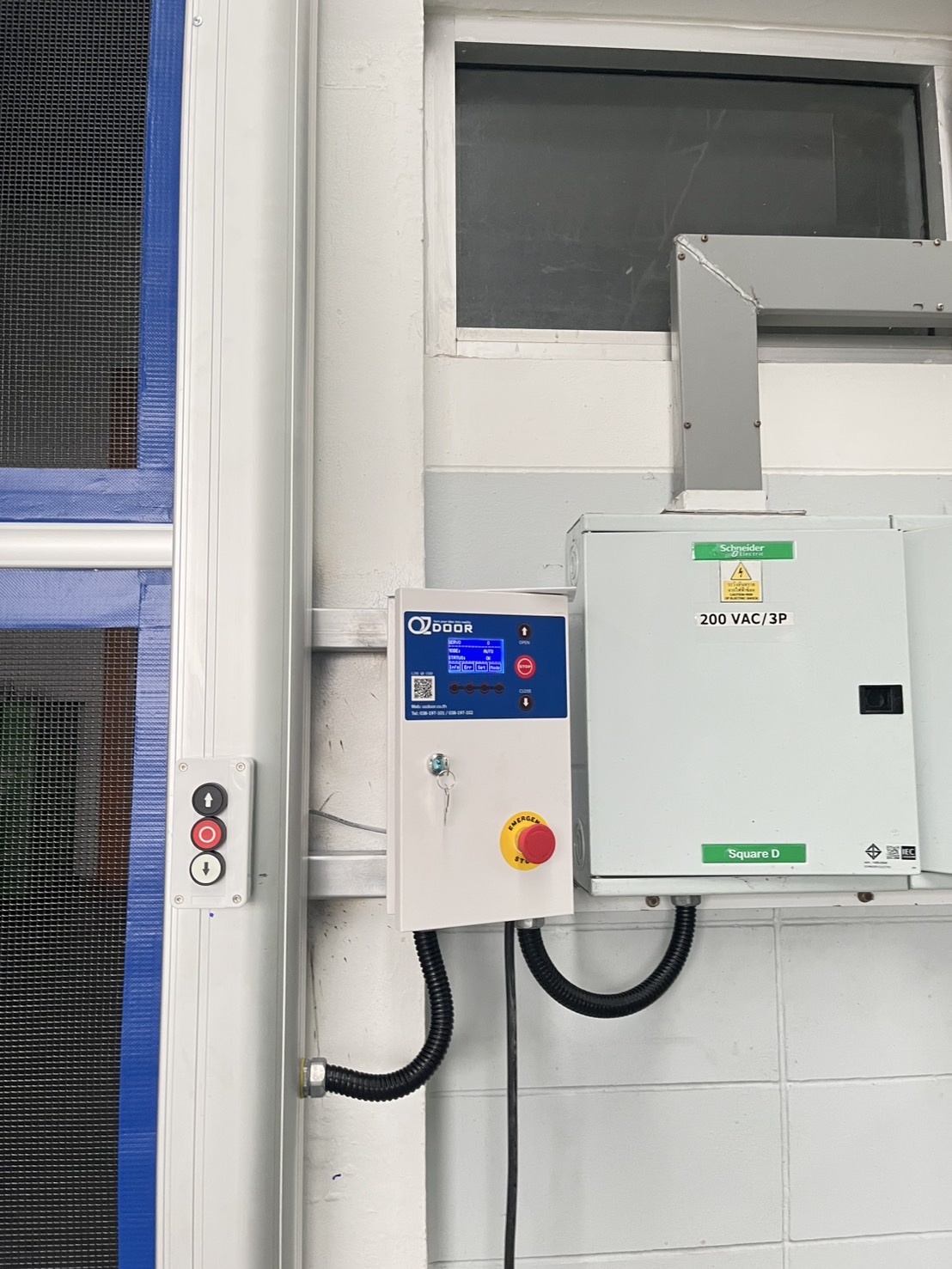 ภาพผลงานติดตั้งประตูไฮสปีด รุ่น Standard สำหรับคลังสินค้าและโลจิสติกส์ ที่ชลบุรี โดย OZ DOOR (3)