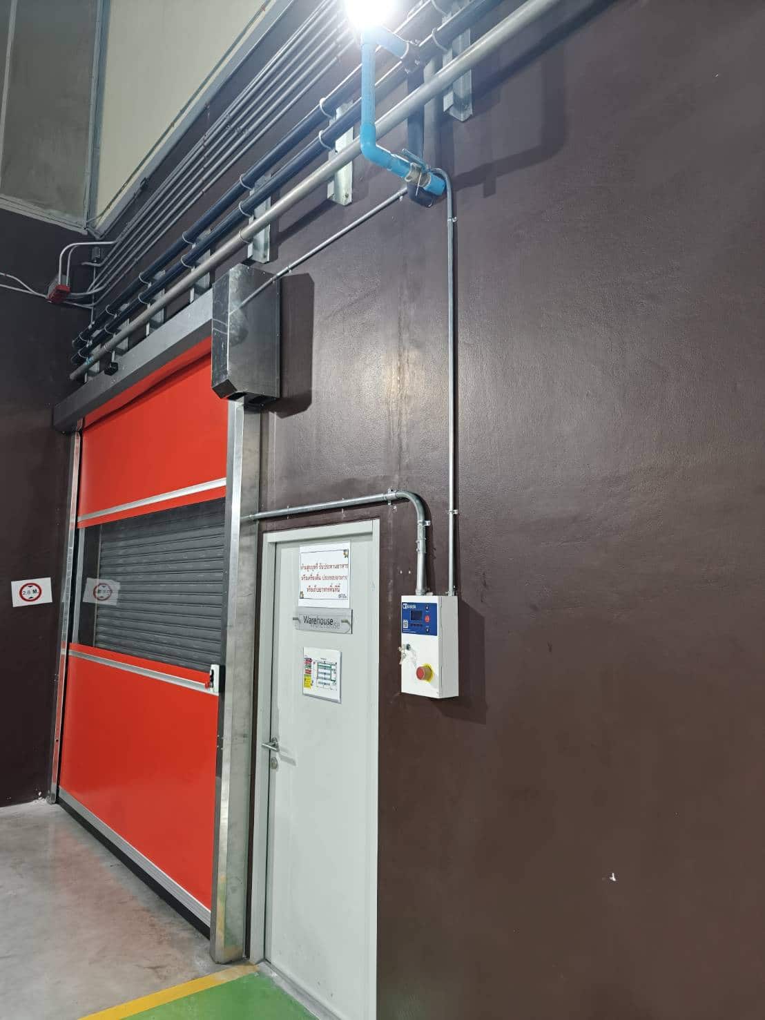 ภาพผลงานติดตั้งประตูไฮสปีด รุ่น Standard สำหรับคลังสินค้าและโลจิสติกส์ ที่ระยอง โดย OZ DOOR (8)
