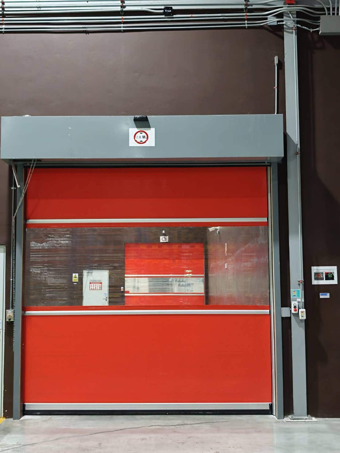 ภาพผลงานติดตั้งประตูไฮสปีด รุ่น Standard สำหรับคลังสินค้าและโลจิสติกส์ ที่ระยอง โดย OZ DOOR (10)