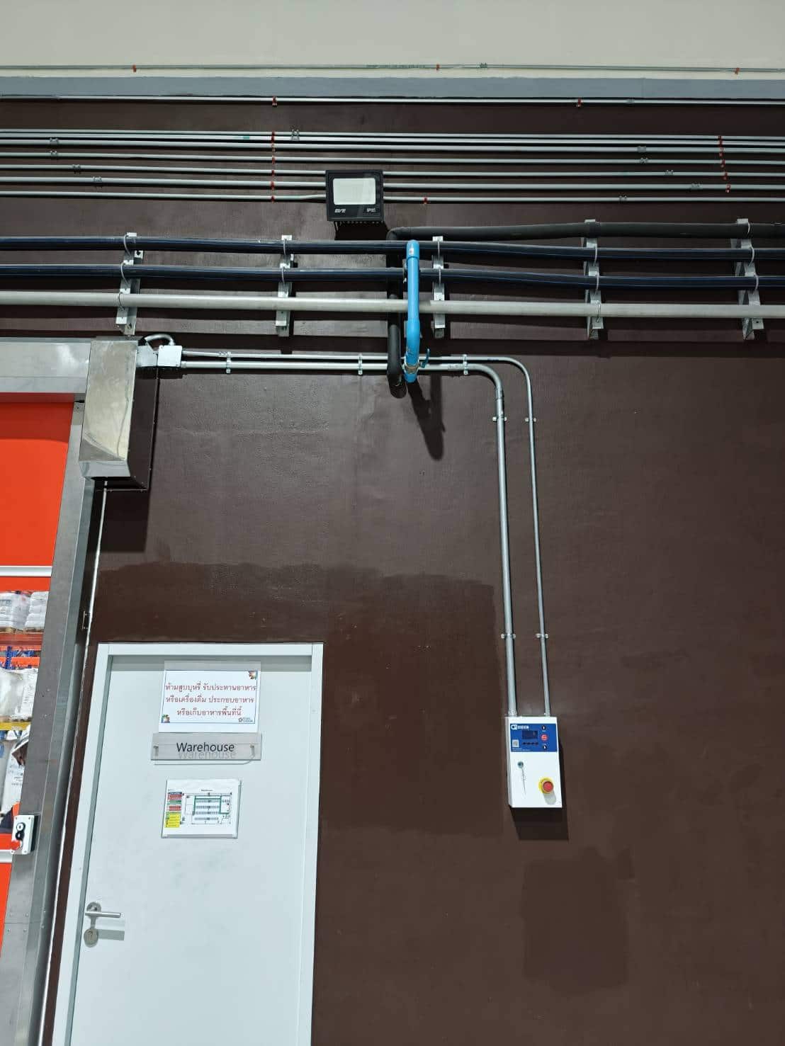 ภาพผลงานติดตั้งประตูไฮสปีด รุ่น Standard สำหรับคลังสินค้าและโลจิสติกส์ ที่ระยอง โดย OZ DOOR (11)