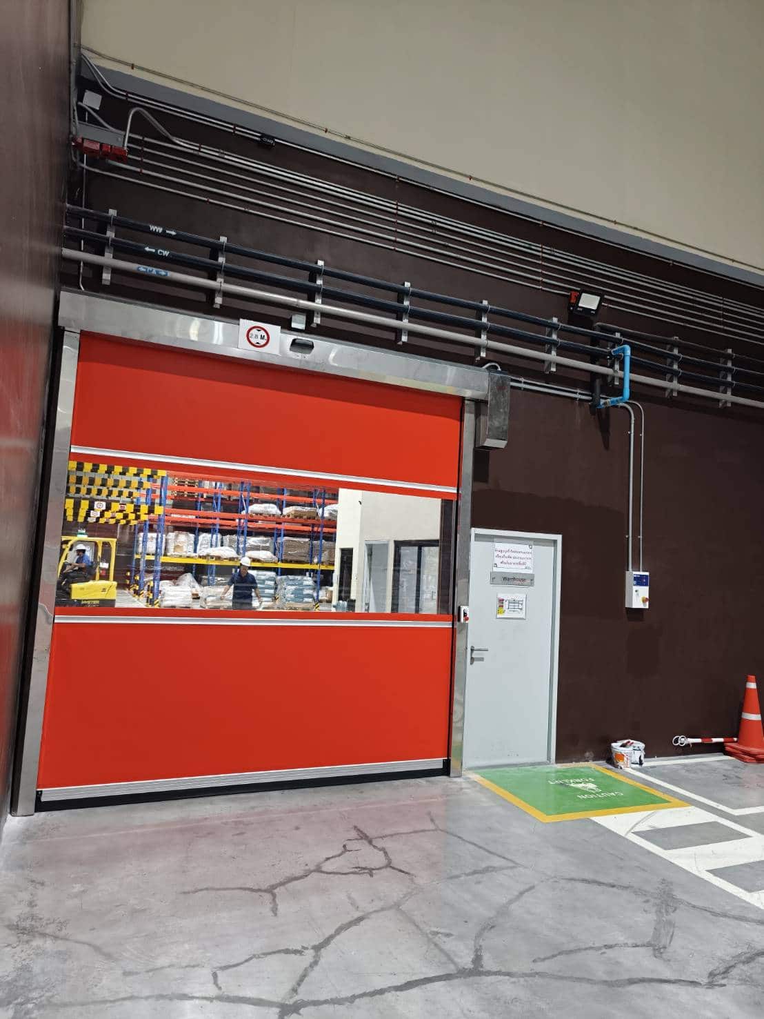 ภาพผลงานติดตั้งประตูไฮสปีด รุ่น Standard สำหรับคลังสินค้าและโลจิสติกส์ ที่ระยอง โดย OZ DOOR (12)