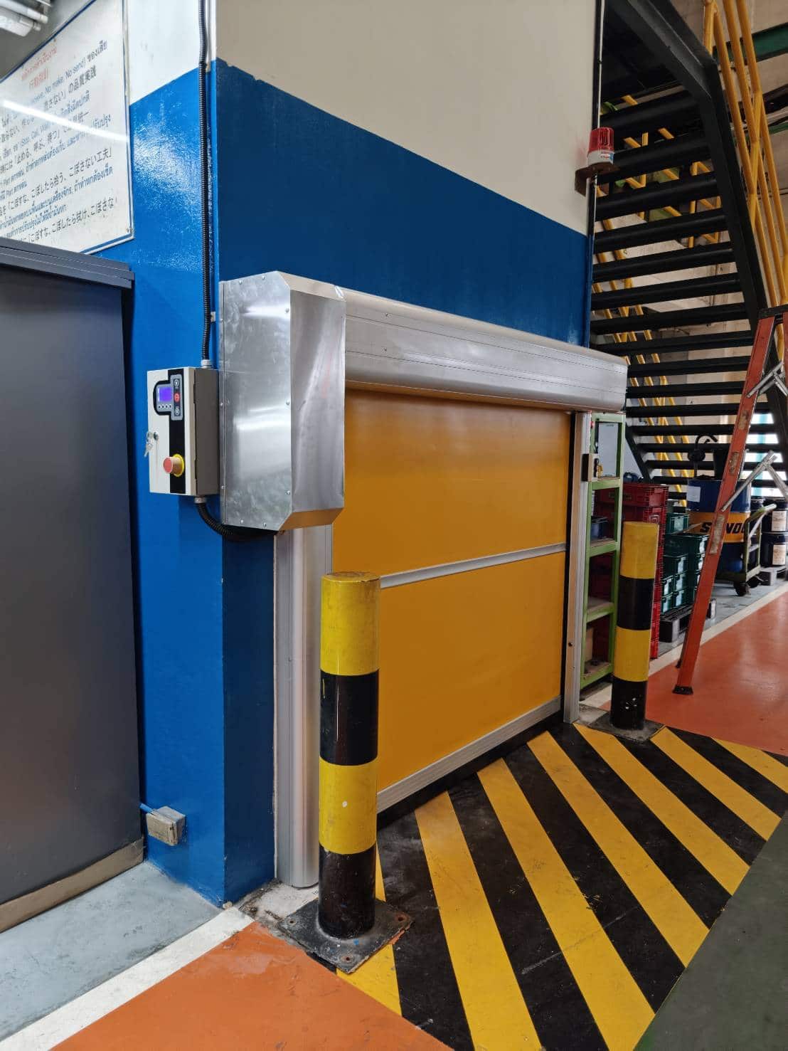 ภาพผลงานติดตั้งประตูไฮสปีด รุ่น Standard สำหรับคลังสินค้าและโลจิสติกส์ ที่ระยอง โดย OZ DOOR (9)