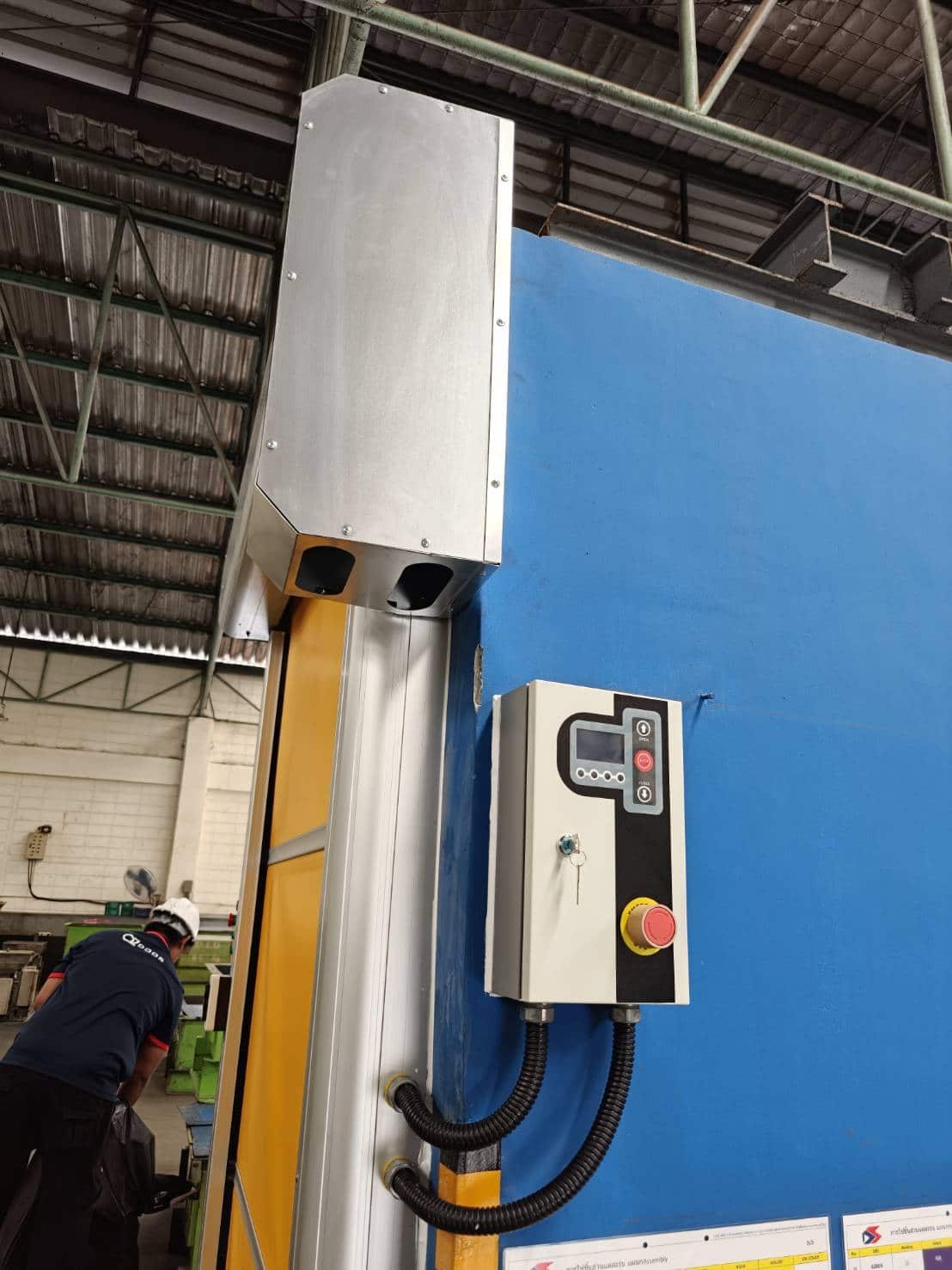 ภาพผลงานติดตั้งประตูไฮสปีด รุ่น Standard สำหรับคลังสินค้าและโลจิสติกส์ ที่ระยอง โดย OZ DOOR (16)