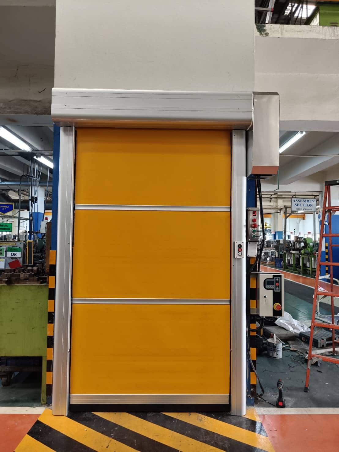 ภาพผลงานติดตั้งประตูไฮสปีด รุ่น Standard สำหรับคลังสินค้าและโลจิสติกส์ ที่ระยอง โดย OZ DOOR (18)