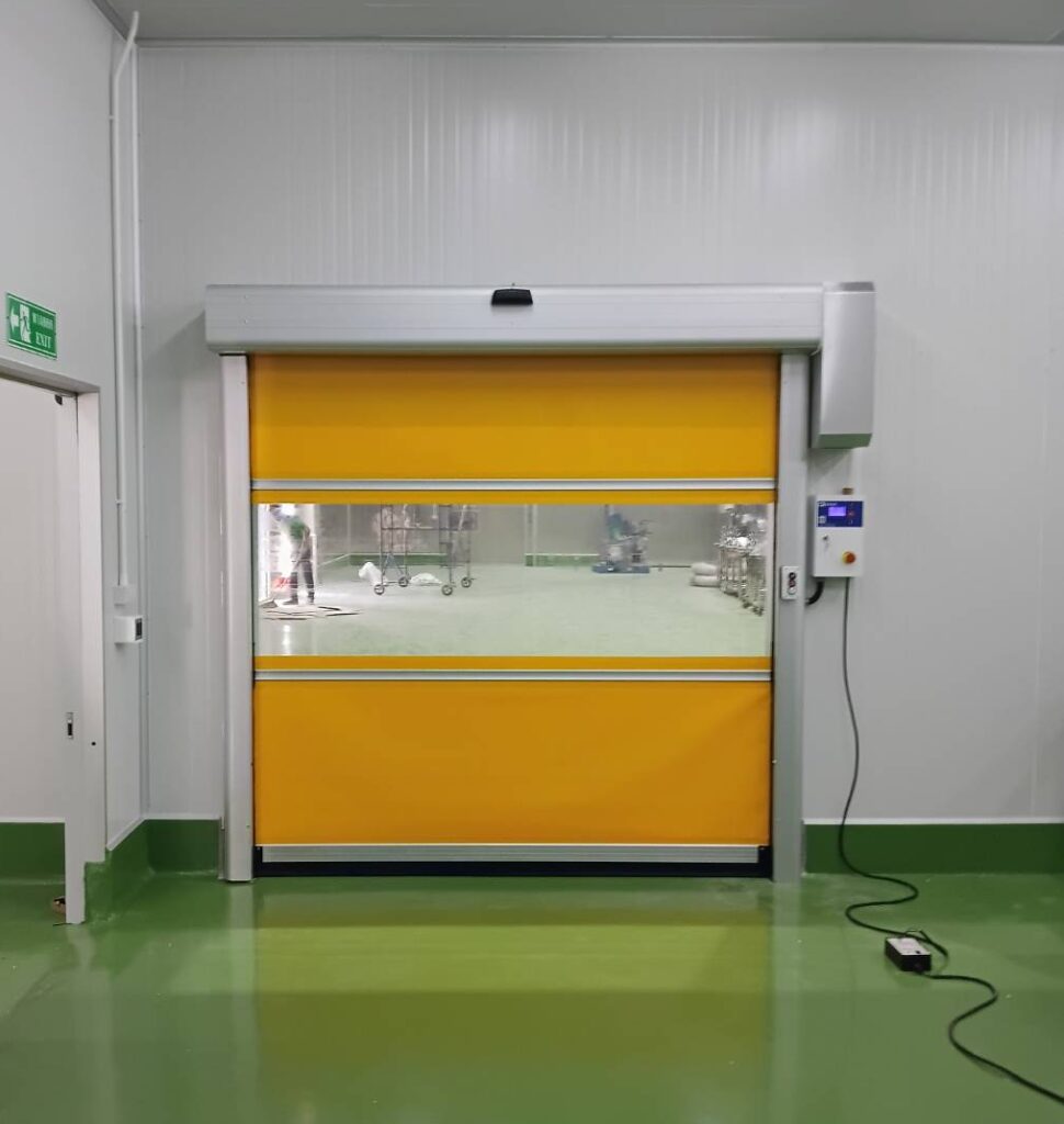 ภาพผลงานติดตั้งประตูไฮสปีด รุ่น Standard สำหรับอาหารและเครื่องดื่ม ที่ฉะเชิงเทรา โดย OZ DOOR