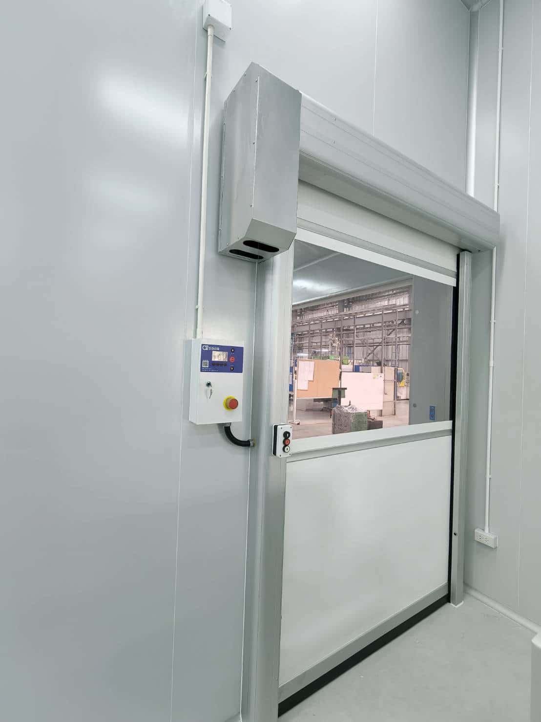 ภาพผลงานติดตั้งประตูไฮสปีด รุ่น Standard สำหรับโรงงานอุตสาหกรรม ที่ระยอง โดย OZ DOOR (6)