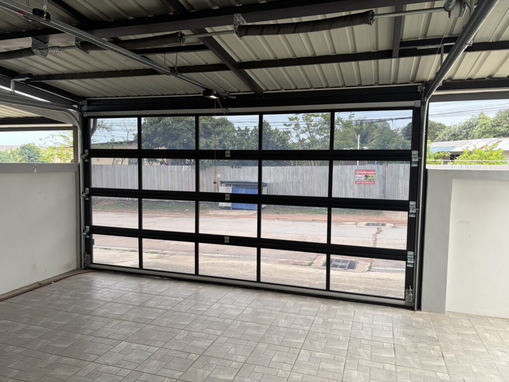 Installation photo of Garage Doors for Single House in Chonburi by OZ DOOR (4)