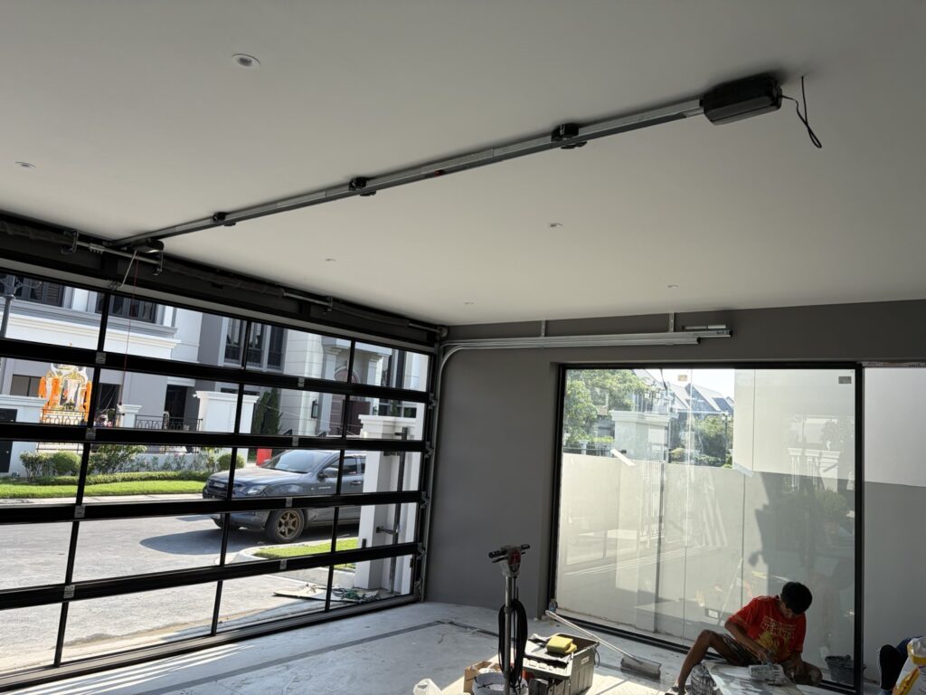 Installation photo of Garage Doors for Single House in Bangkok by OZ DOOR (7)