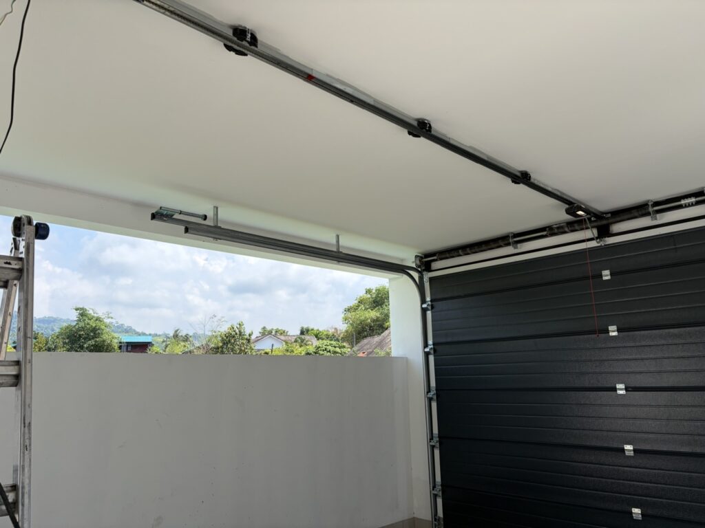 Installation photo of Garage Doors for Single House in Pathum Thani by OZ DOOR (4)