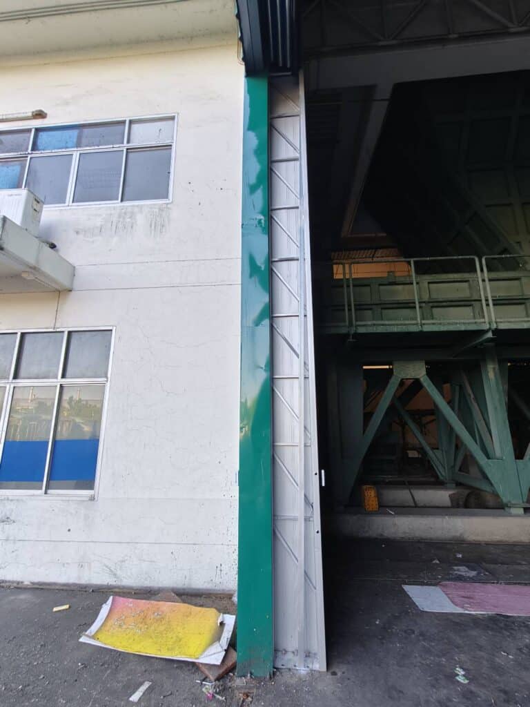 Installation photo of High Speed Doors for พื้นที่อุตสาหกรรมเฉพาะ พื้นที่ควบคุมมลพิษ in Bangkok by OZ DOOR (14)