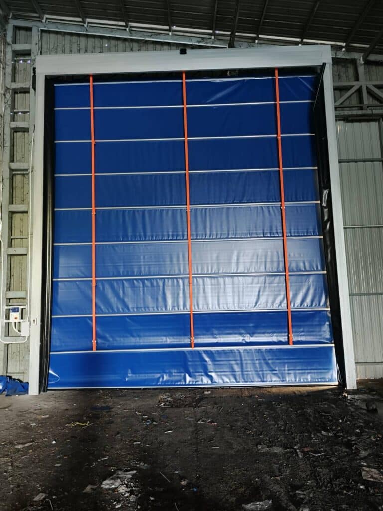 Installation photo of High Speed Doors for พื้นที่อุตสาหกรรมเฉพาะ พื้นที่ควบคุมมลพิษ in Bangkok by OZ DOOR (15)