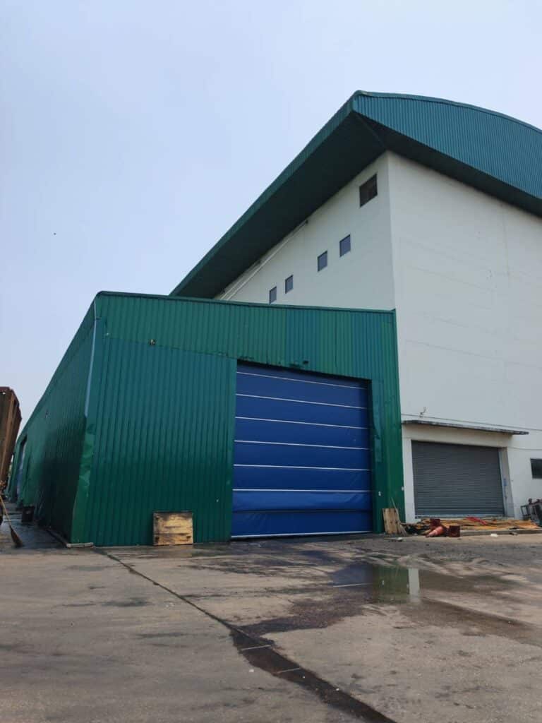 Installation photo of High Speed Doors for พื้นที่อุตสาหกรรมเฉพาะ พื้นที่ควบคุมมลพิษ in Bangkok by OZ DOOR (4)