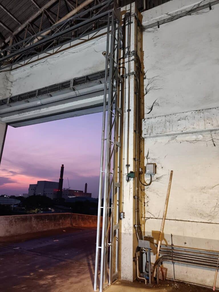Installation photo of High Speed Doors for พื้นที่อุตสาหกรรมเฉพาะ พื้นที่ควบคุมมลพิษ in Bangkok by OZ DOOR (23)