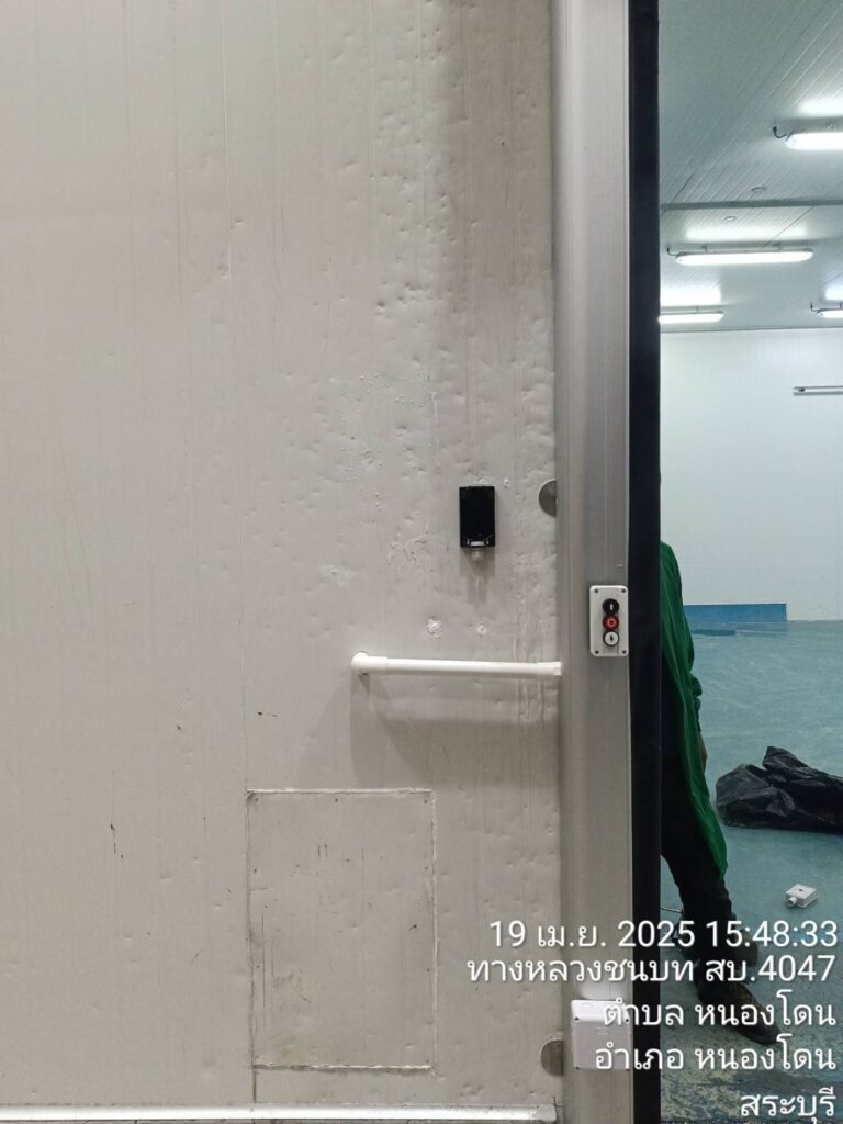 Installation photo of High Speed Doors for Cold Storage in Saraburi by OZ DOOR (5)