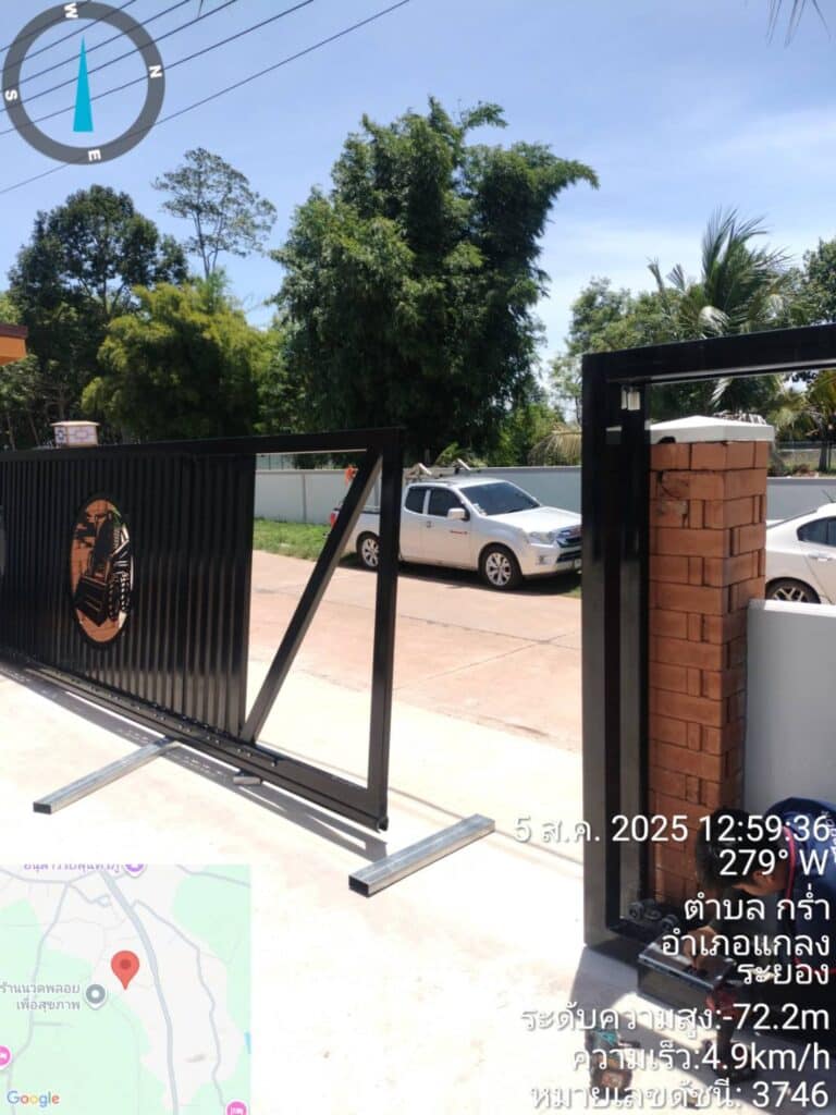 ภาพผลงานติดตั้งประตูรั้วบานเลื่อนแบบ Cantilever สำหรับบ้านพักอาศัย ที่ระยอง โดย OZ DOOR (5)