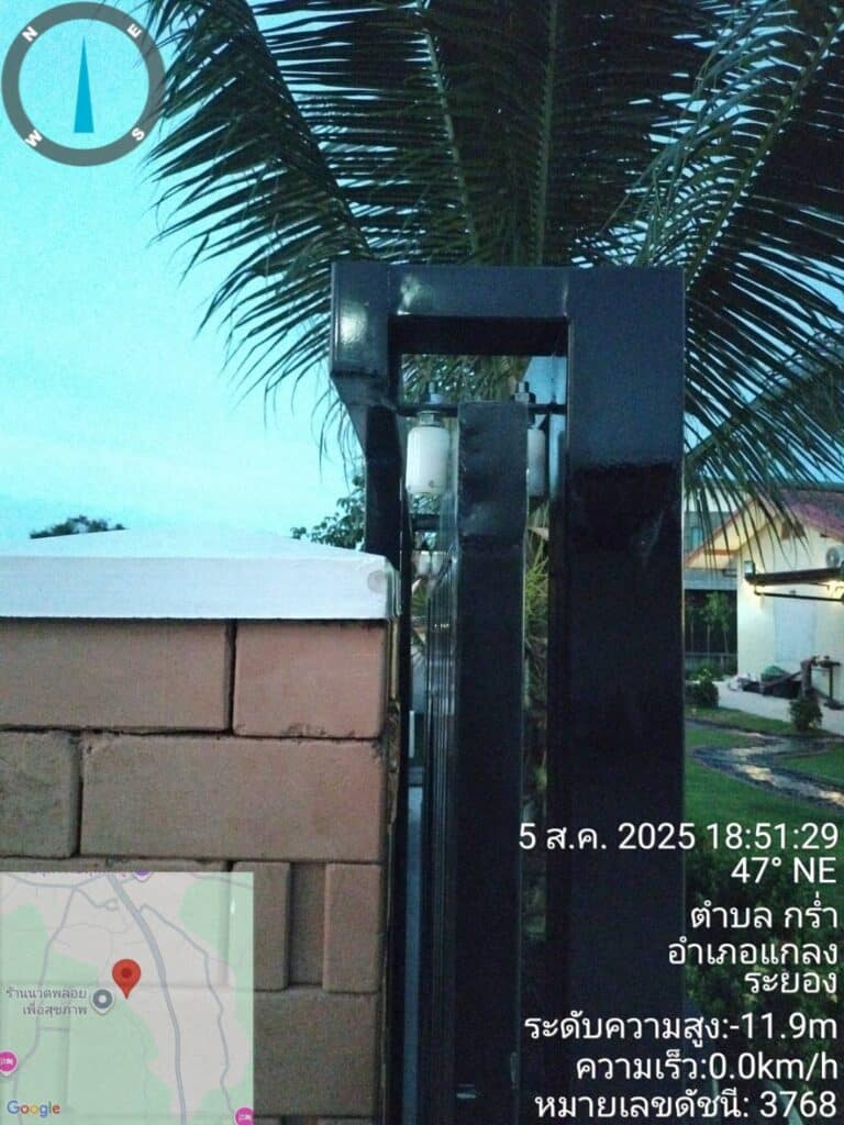 ภาพผลงานติดตั้งประตูรั้วบานเลื่อนแบบ Cantilever สำหรับบ้านพักอาศัย ที่ระยอง โดย OZ DOOR (8)