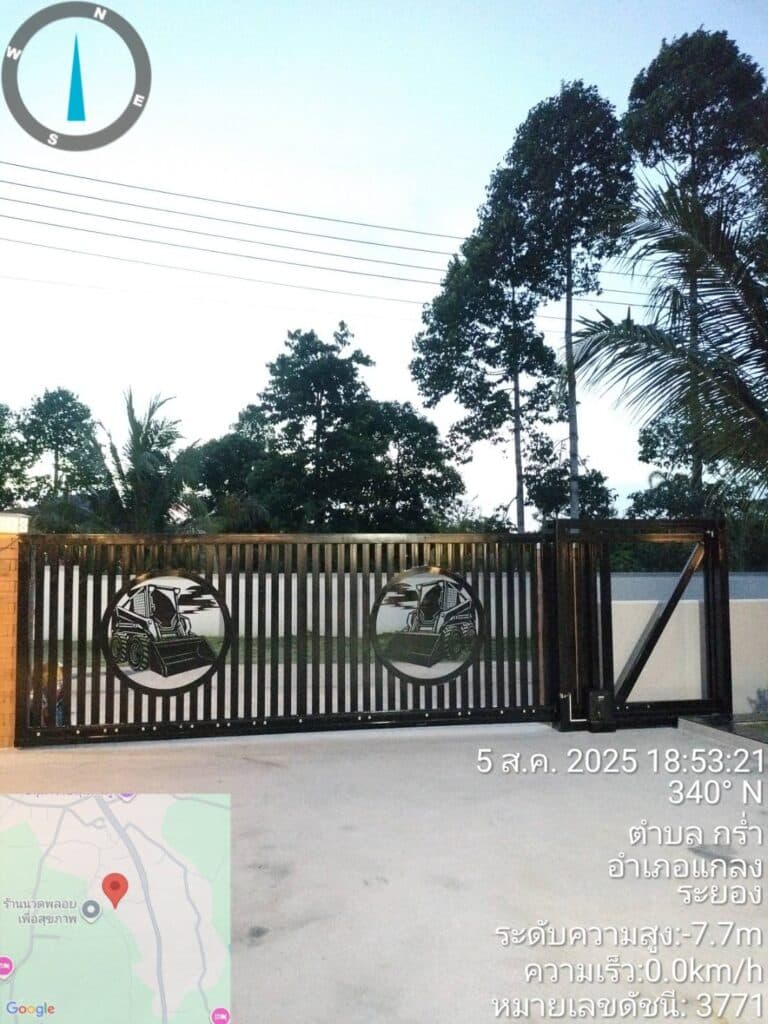 ภาพผลงานติดตั้งประตูรั้วบานเลื่อนแบบ Cantilever สำหรับบ้านพักอาศัย ที่ระยอง โดย OZ DOOR (10)