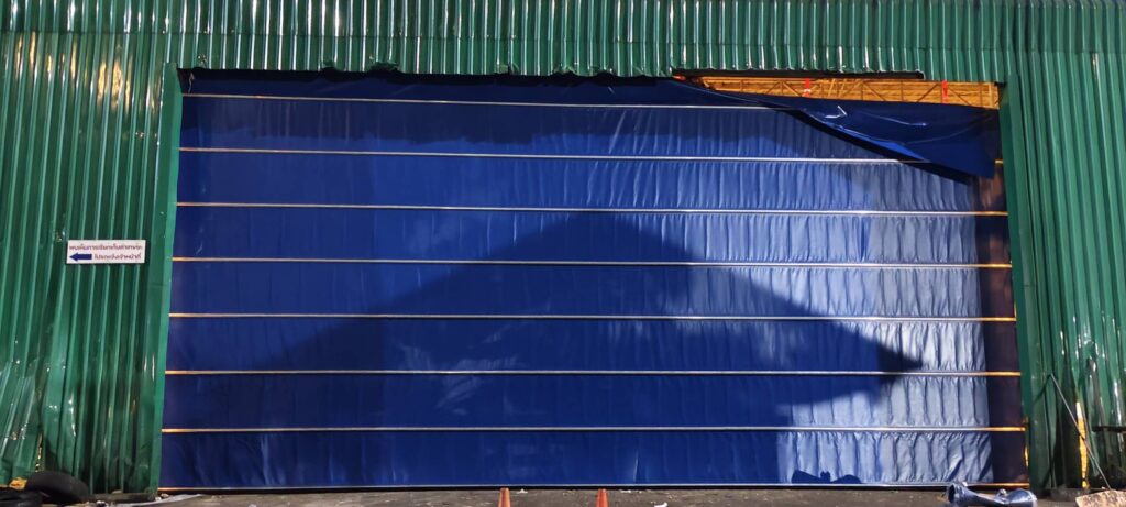Installation photo of High Speed Doors for พื้นที่อุตสาหกรรมเฉพาะ พื้นที่ควบคุมมลพิษ in Bangkok by OZ DOOR