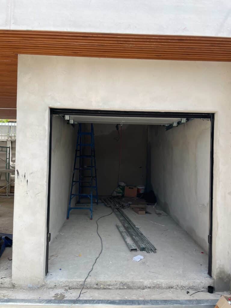 Installation photo of Standard Garage Door for Single House in Prachuap Khiri Khan by OZ DOOR (7)