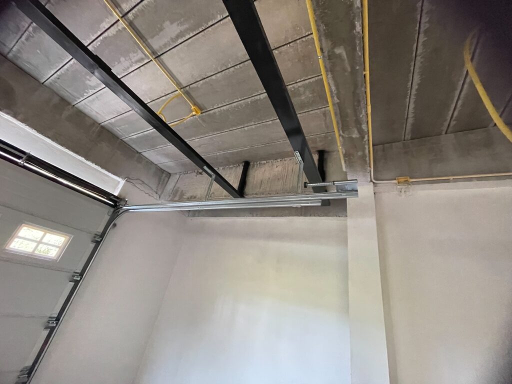 Installation photo of Standard Garage Door for Single House in Phetchabun by OZ DOOR (4)