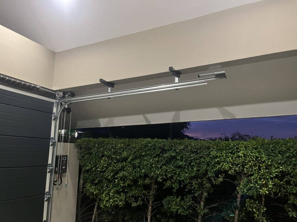 Installation photo of Standard Garage Door for Single House in Surat Thani by OZ DOOR (4)