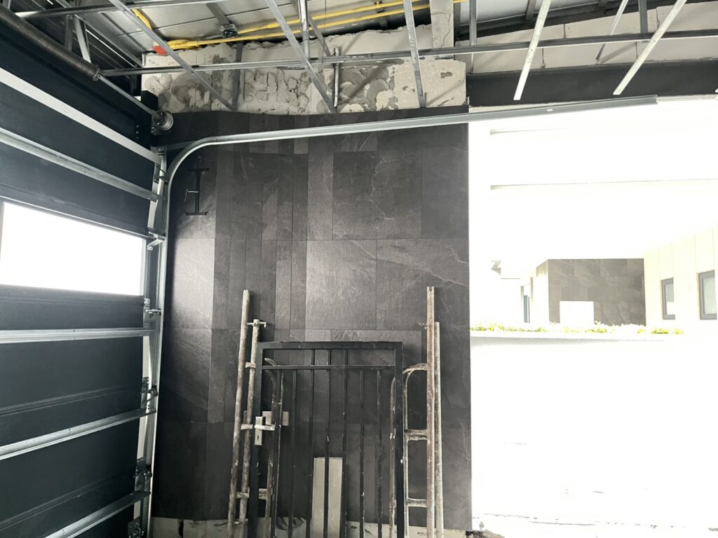 Installation photo of Standard Garage Door for Single House in อยุธยา by OZ DOOR (8)