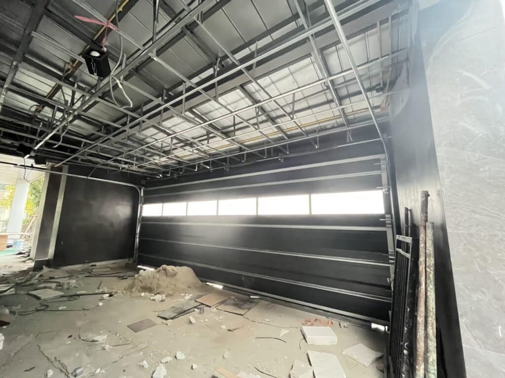 Installation photo of Standard Garage Door for Single House in อยุธยา by OZ DOOR (2)