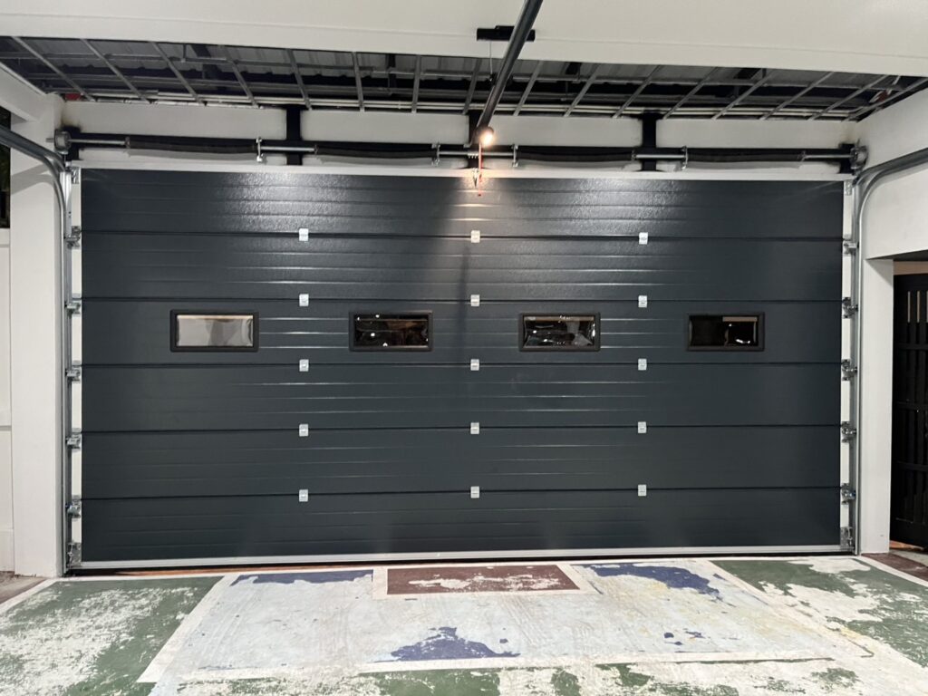 Installation photo of Standard Garage Door for Single House in Bangkok by OZ DOOR (6)