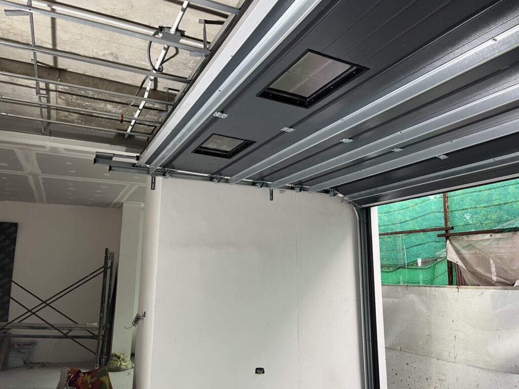Installation photo of Standard Garage Door for Single House in Bangkok by OZ DOOR (2)