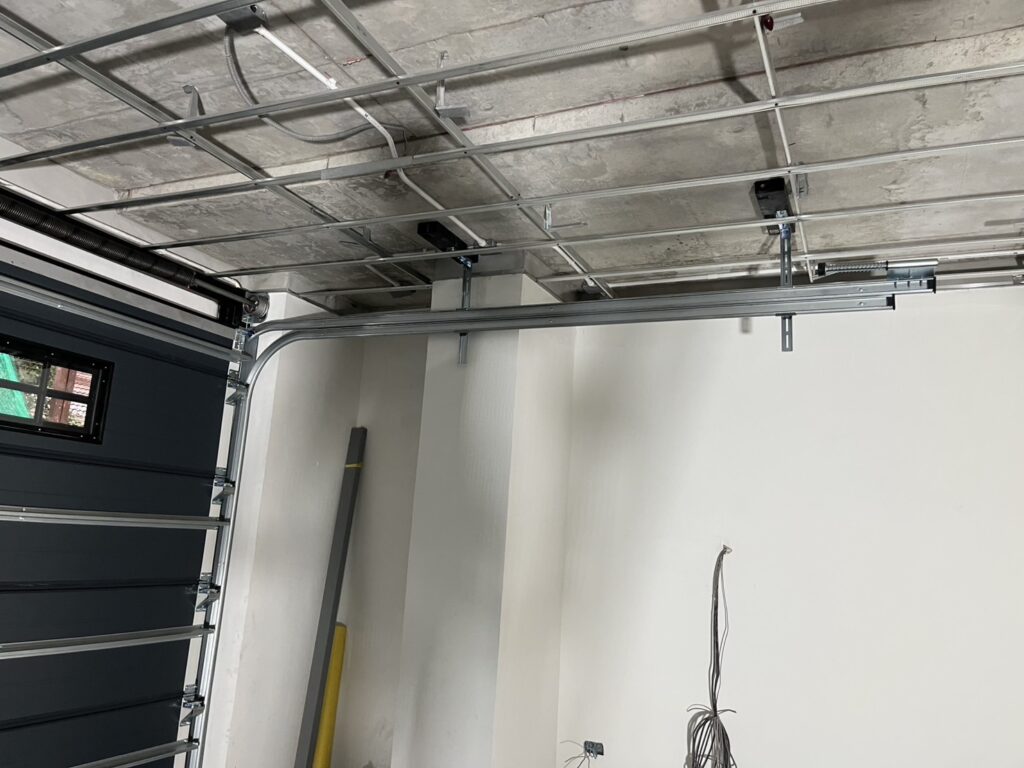 Installation photo of Standard Garage Door for Single House in Bangkok by OZ DOOR (9)
