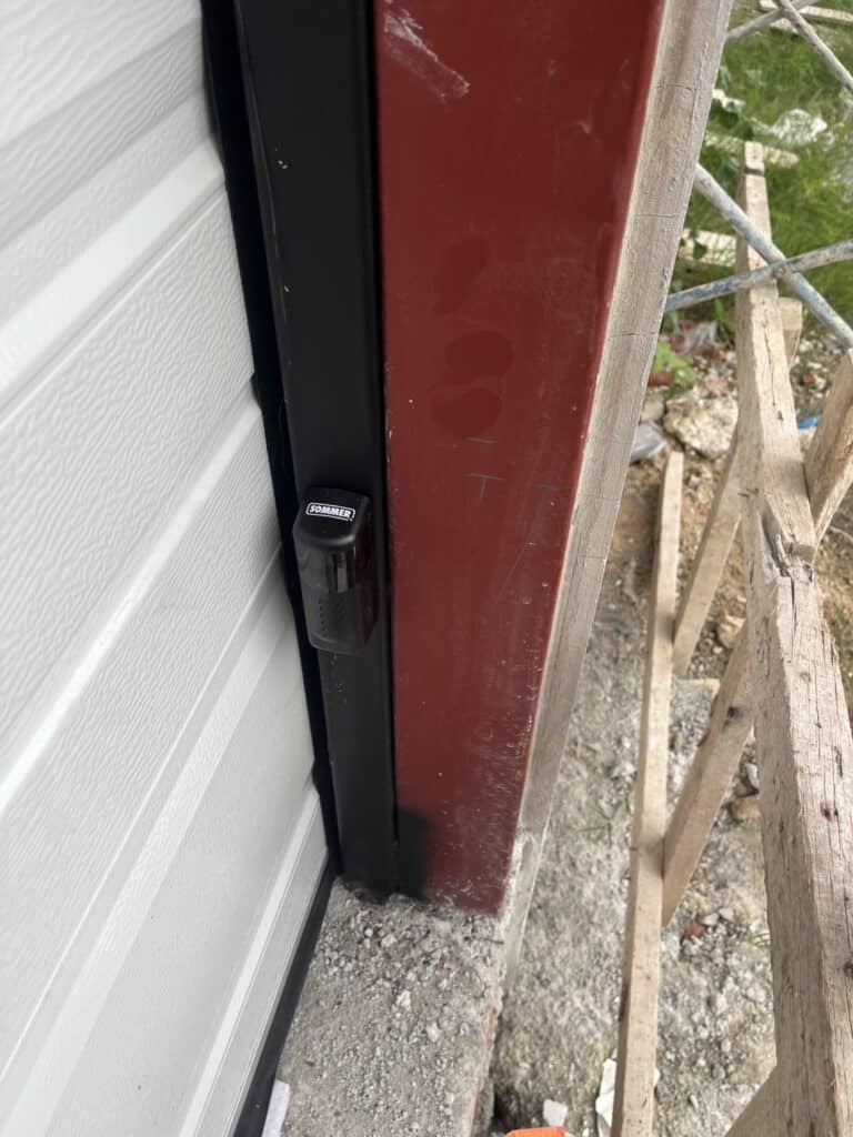 Installation photo of Standard Garage Door for Single House in Phetchaburi by OZ DOOR (3)