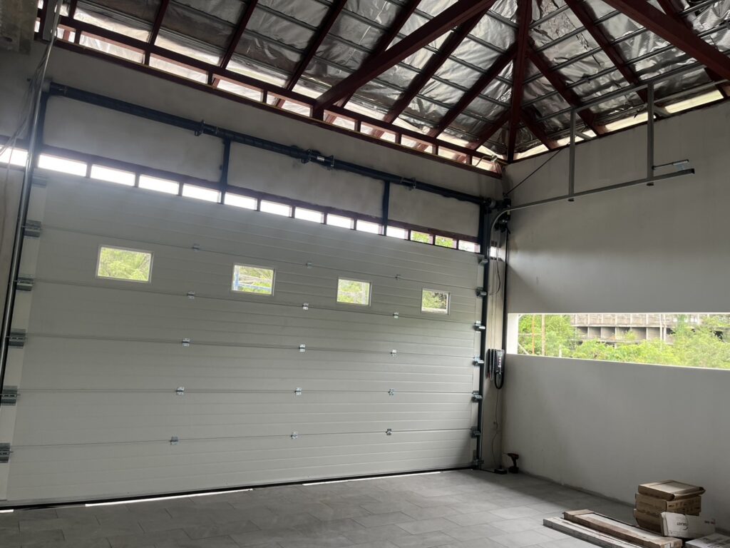 Installation photo of Standard Garage Door for Single House in Phetchaburi by OZ DOOR (9)