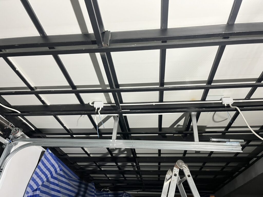 Installation photo of Full View Garage Door for Single House in Bangkok by OZ DOOR (6)