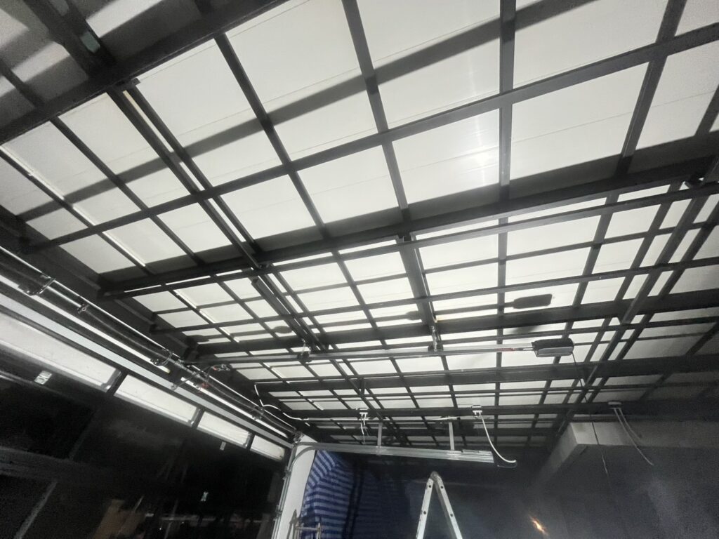 Installation photo of Full View Garage Door for Single House in Bangkok by OZ DOOR (7)