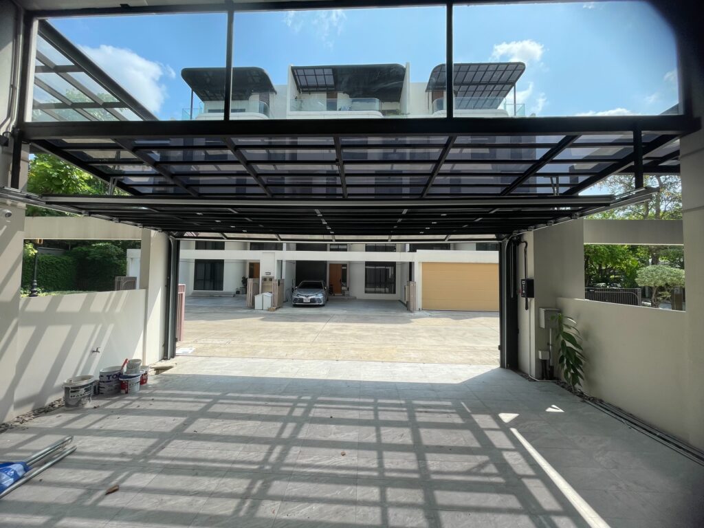 Installation photo of Full View Garage Door for Residential Projects in Bangkok by OZ DOOR (8)