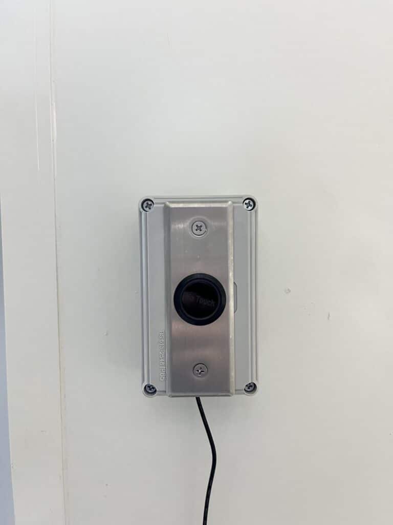 ภาพผลงานติดตั้งประตูบานเลื่อนอัตโนมัติอุตสาหกรรม สำหรับคลีนรูมและ GMP ที่สมุทรสาคร โดย OZ DOOR (6)